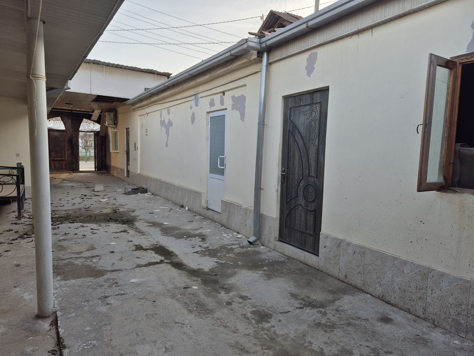 Sirdaryo shahar Furqat kochada uy sotiladi