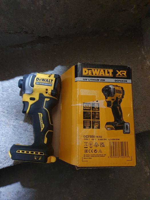 Продавам оригинални dewalt DCF850 използван малко работи перфектно
