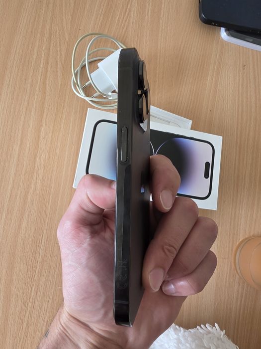 Продавам iPhone 14 Pro 256GB - Space Black (Черен Графит) • Пълен комплект