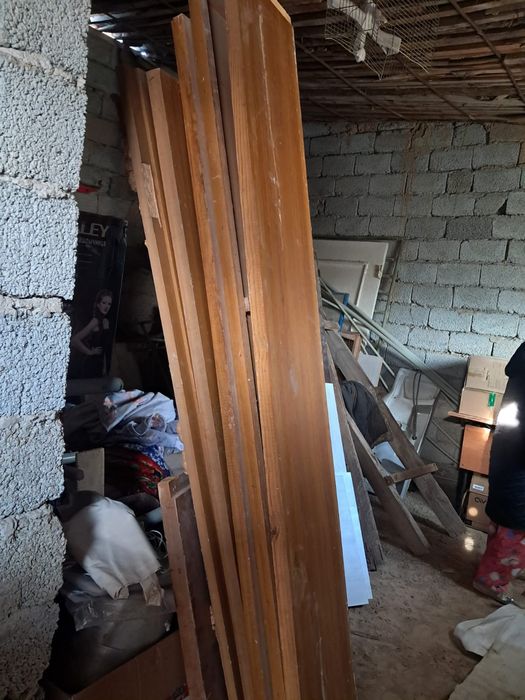 Продаётся двери деревянные