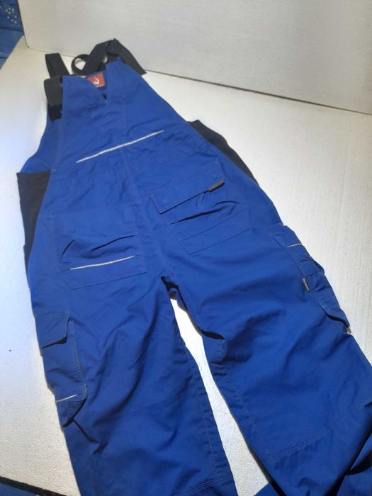 Pantaloni cu bretele Germania 52-54