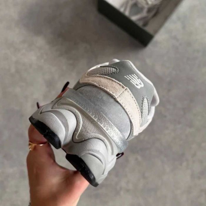 New Balance 9060 "Light Grey / Silver"