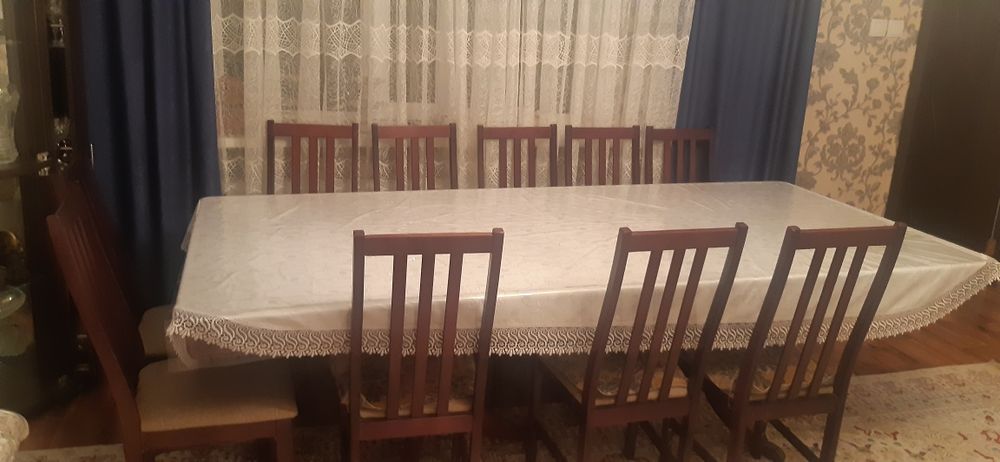 Продаётся стол. За 40000тг.