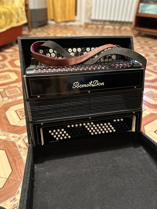 Продам баян срочно