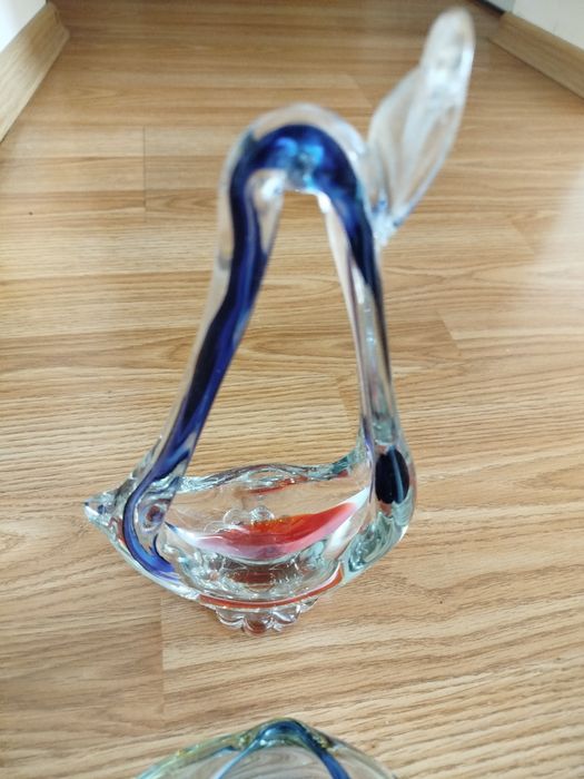 Фигурки от шарено стъкло