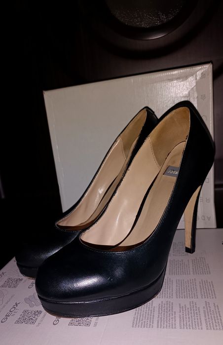 Женские туфли кожаные BATAA. фирменные