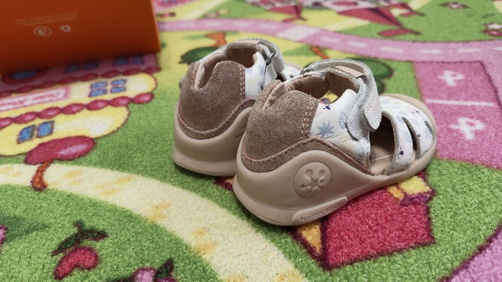 Сандали за прохождане biomechanics