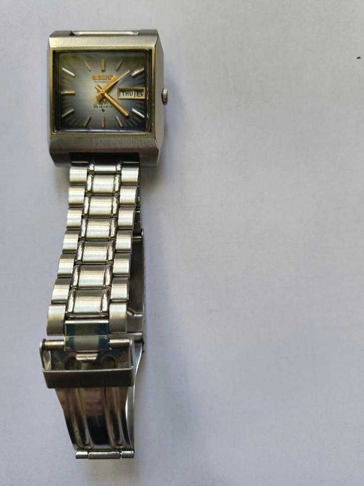 Часовник SEIKO lord matic намалена цена