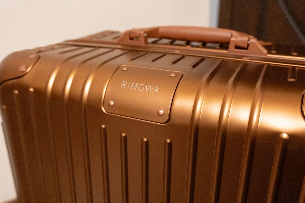 RIMOWA Bronze Collection — лимитированный чемодан (Check-In M)