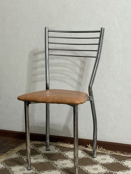 Продам стулья  3000