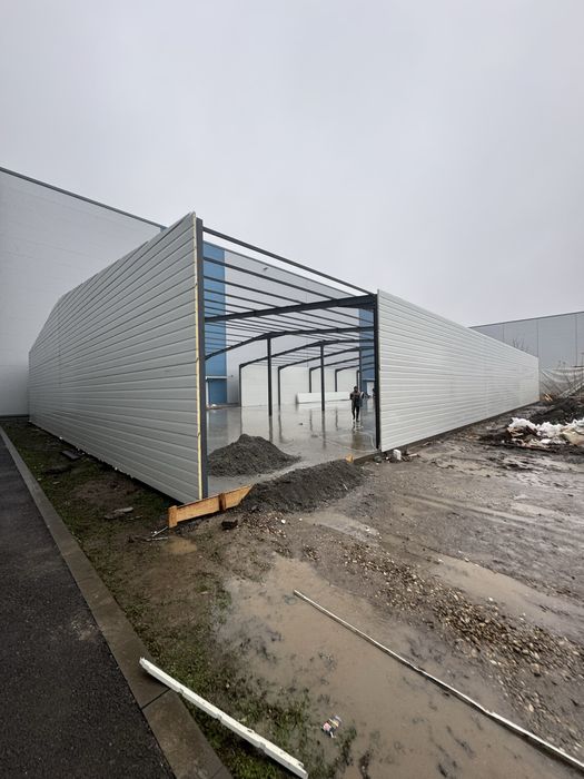 Vand hala metalica 20X50 metri cu panouri sandwichi si montaj