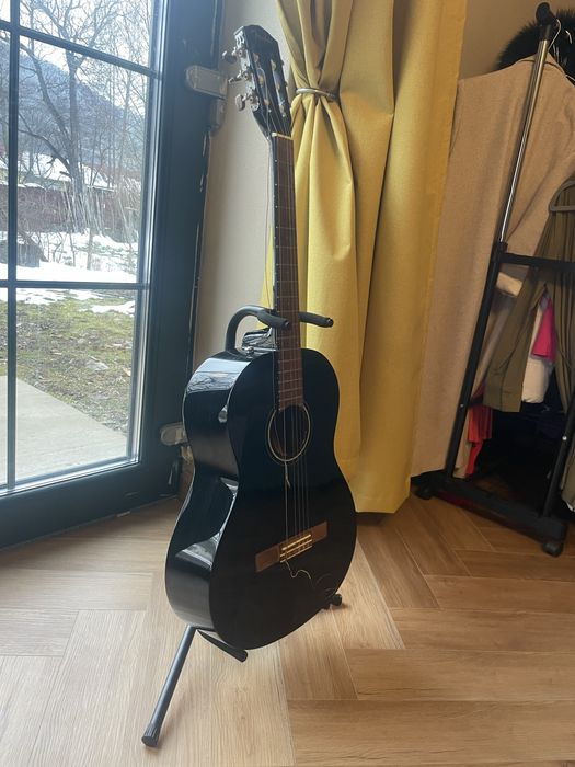 Chitara fender noua, o coarda lipsa, dar am comandat altele noi