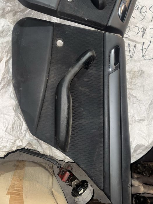 Дверные обшивки бмв е46 дорест в отличном состоянии