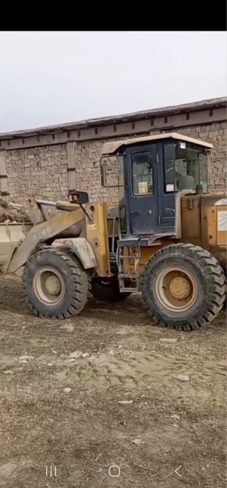 Погрузчик 1.8 куб сотилади