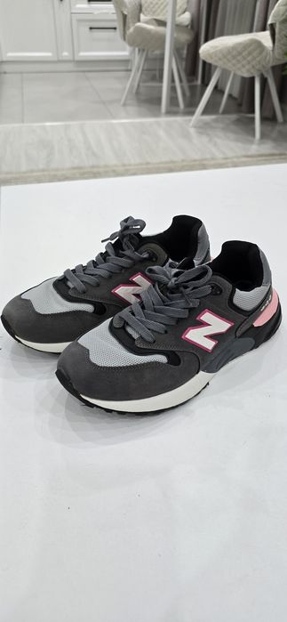 Продам кроссовки