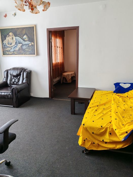 Închiriez apartament