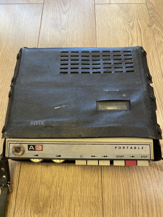 РЕТРО АЗ портативен радиокасетофон TESLA, Чехословакия