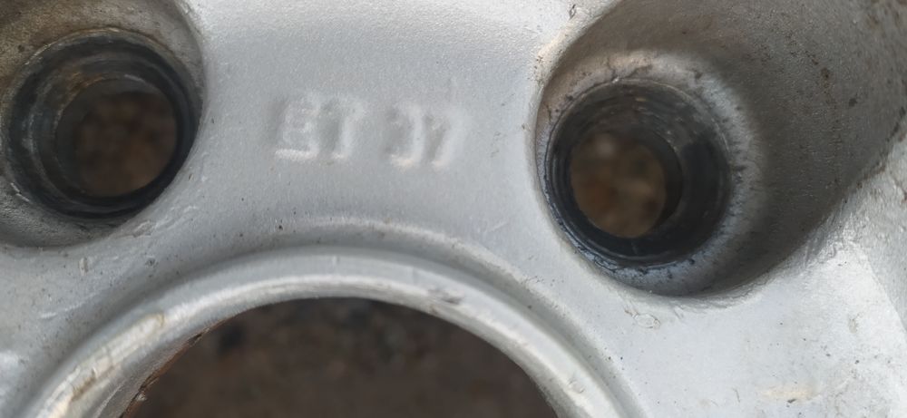 Диски на 17 продам.