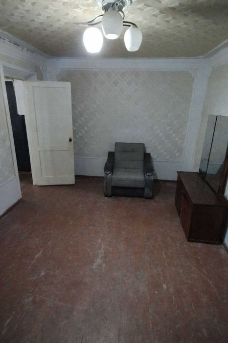 Продается однокомнатная на дубовой