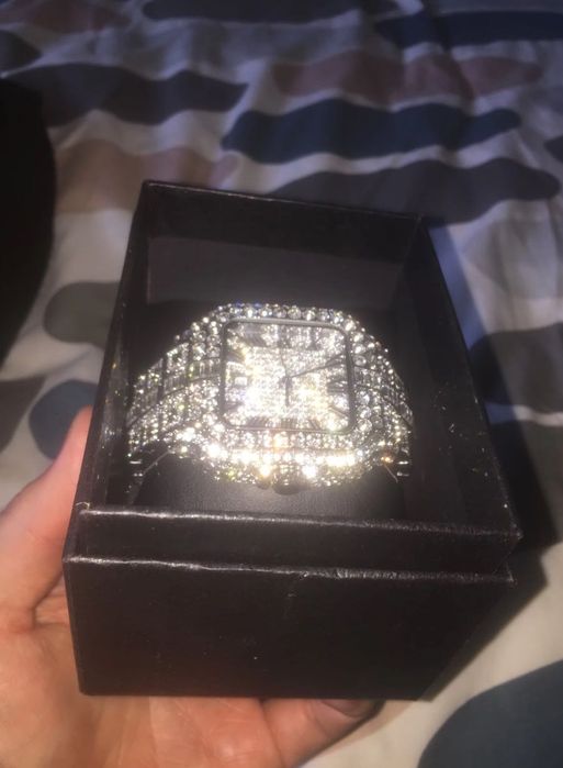 Ceas cu diamante Moissanite