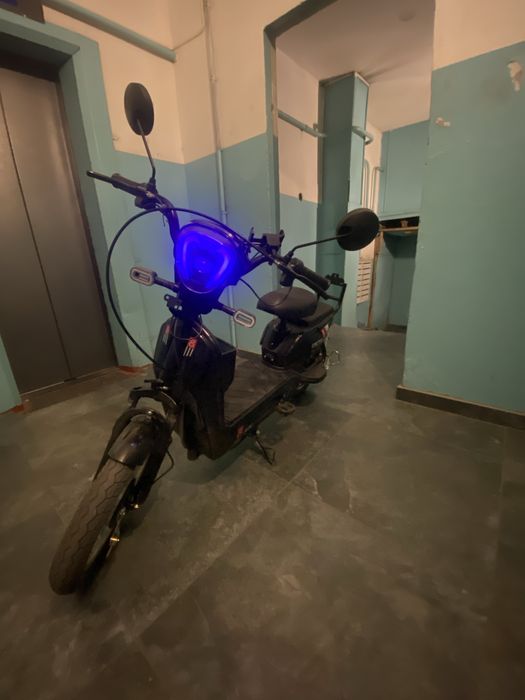 Электро скутер модель:sk8