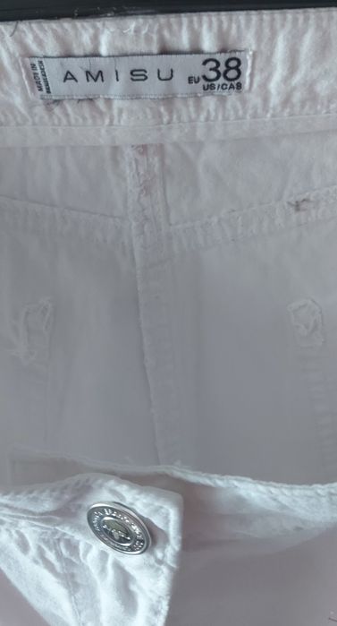 Pantaloni cargo albi noi cu eticheta New Yorker marimea 38