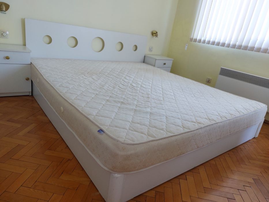 Спалня в добро състояние180/200