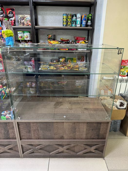 Продам стеклянные витрины