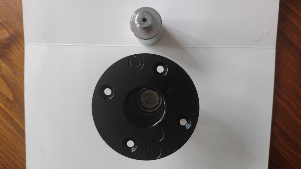 Стойка за субвофър нова