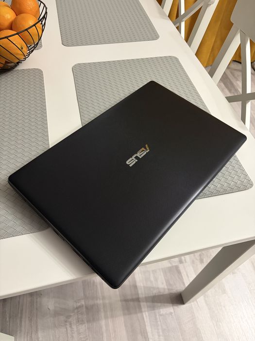 Laptop ASUS X551CA i3 / 4GB RAM / HDD 500GB + încărcător