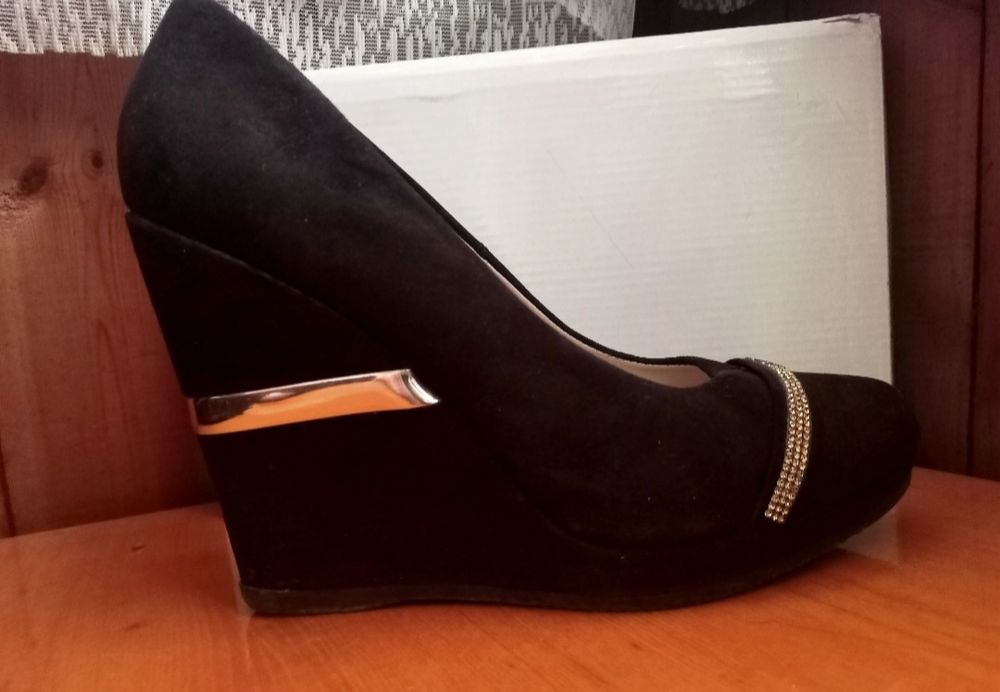 Продам туфли женские