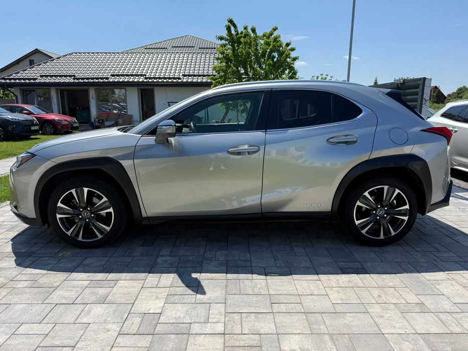 Lexus UX 250h / Full Hybrid / Garantie / Istoric Lexus / 105.000 km