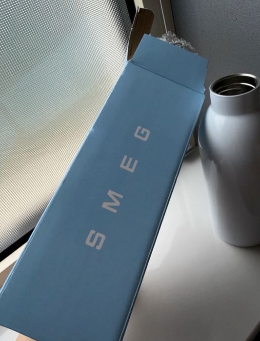 Termos Smeg tip sticla, 500 ml, nou in cutie