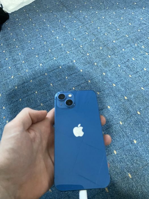 Продам айфон 13