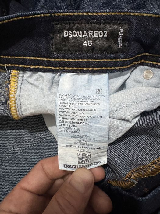 Blugi Dsquared2 , noi cu eticheta