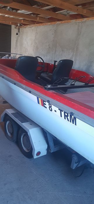 Vand salupa trimaran Traian • OLX.ro