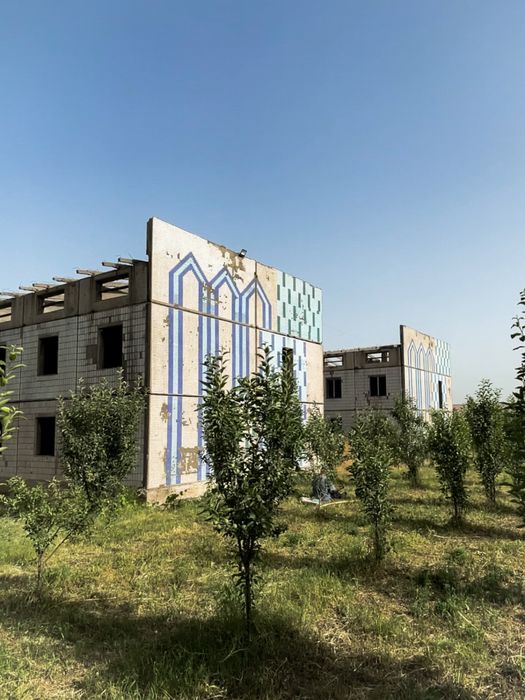 Продается земля со зданиями в Нурабаде (Ахангаран)