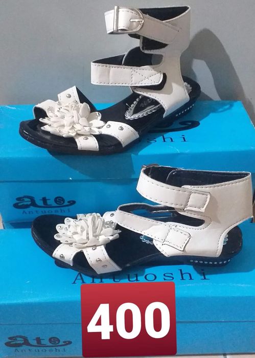 Продам новую детскую обувь