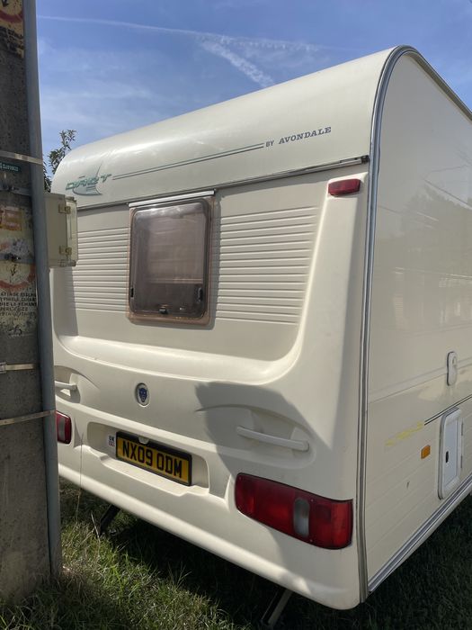 Rulotă Avondale Dart 470/2 | Mover | Duș separat | Fără infiltrații