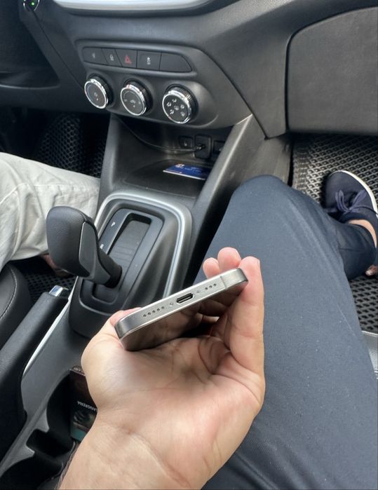 Iphone 15 pro 256gb 80% dual dim