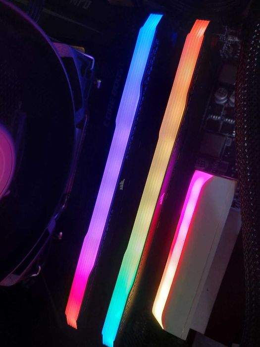 64GB 3600Mhz CL18 - Corsair Vengance RGB