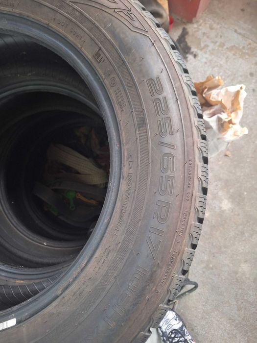Nokian vr suv 225 65 17