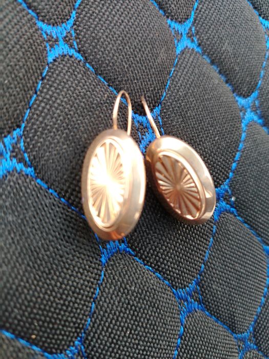 Продам серьги...