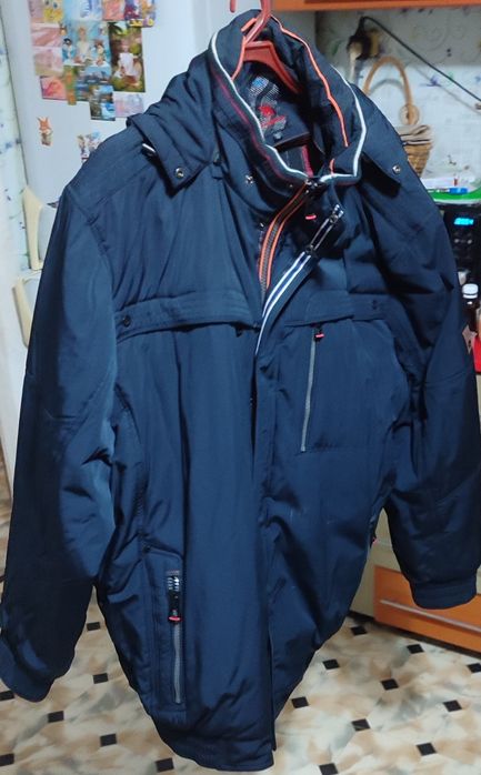 Продам куртки все по 15к