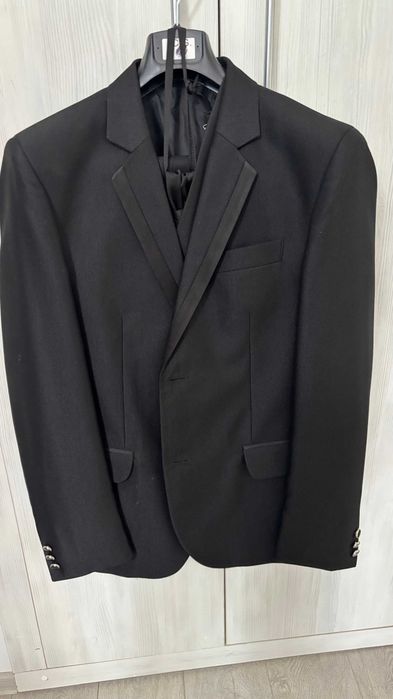 sacou  marimea 50 ( L ) costum cu vesta marimea 48