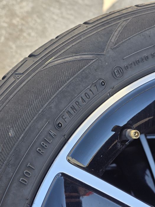 2 Броя 215/55/17 Falken 2x5,3mm