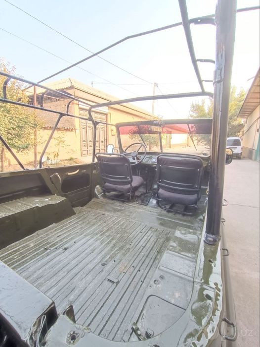 Uaz 469 sotiladi