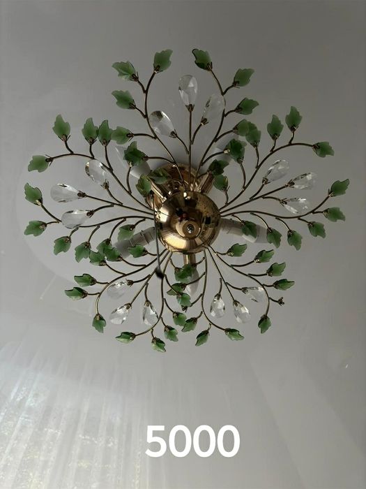 Люстра хрустальная рожковая.