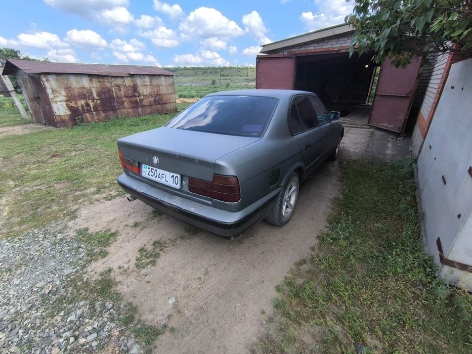 Продам машину BMW E34