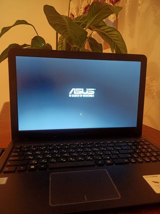 Продам ноутбук отлично состояние